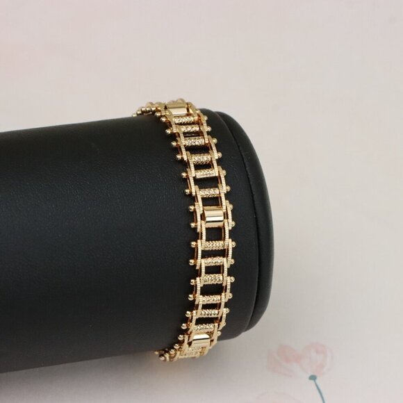 "Rose Gold Textured Link Chain Bracelet in Premium Brass Finish, XPBL0998 - Picture 9 of 13